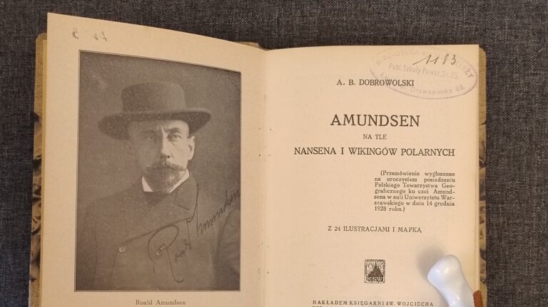 "Amundsen na tle Nansena i wikingów polarnych", A.B. Dobrowolski